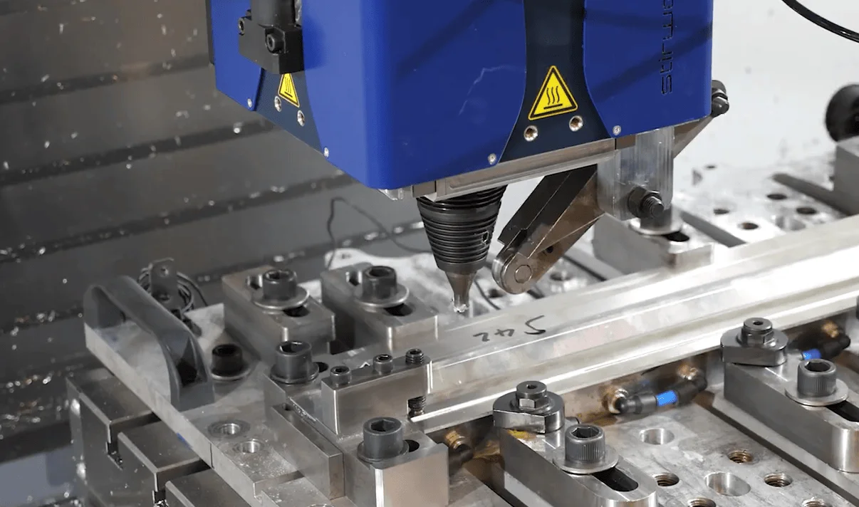 Stiffened panels friction stir welding with a dedicated clamping system